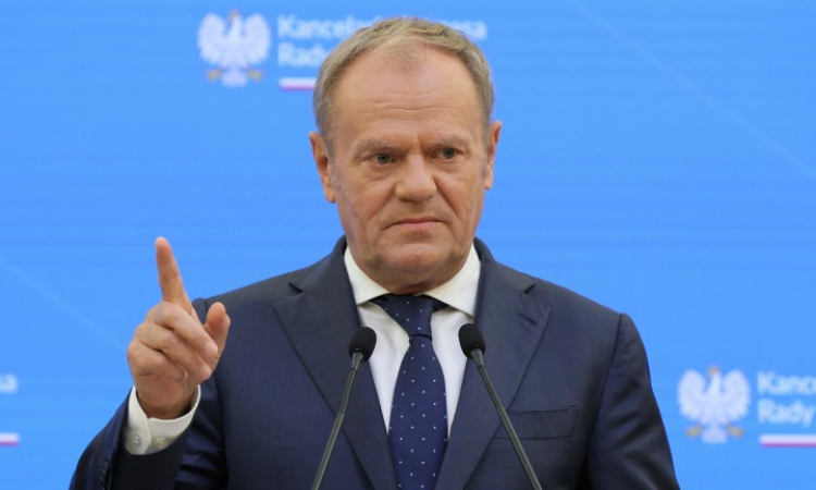 Туск: Полша може да минира границата си за 48 часа след излизането си от Отавската конвенция